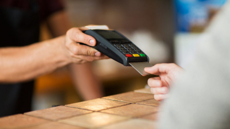 Μητρώο POS: Νέες οδηγίες από την ΑΑΔΕ με ερωτήσεις και απαντήσεις - Τι χρειάζεται να κάνω και ποια είναι τα σωστά βήματα