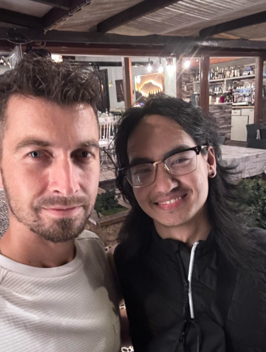 Αντζελίνα Τζολί: Η φωτογραφία του γιου της, Μάντοξ σε εστιατόριο του Πύργου