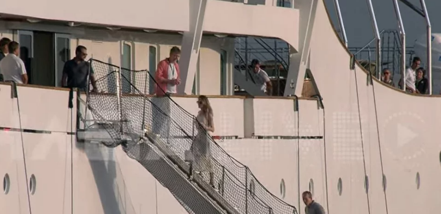 Αντζελίνα Τζολί: Τελευταία μέρα γυρισμάτων στην Ελλάδα για την ταινία «Maria» - Η επιβίβασή της στη θαλαμηγό