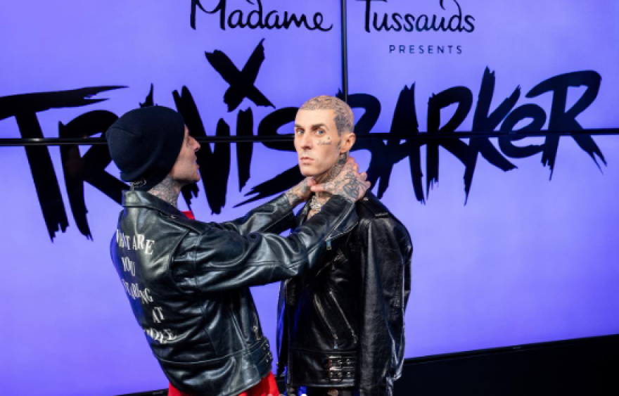 Τράβις Μπάρκερ: Προσπάθησε να «πνίξει» το κέρινο ομοίωμά του στο Μαντάμ Τισό