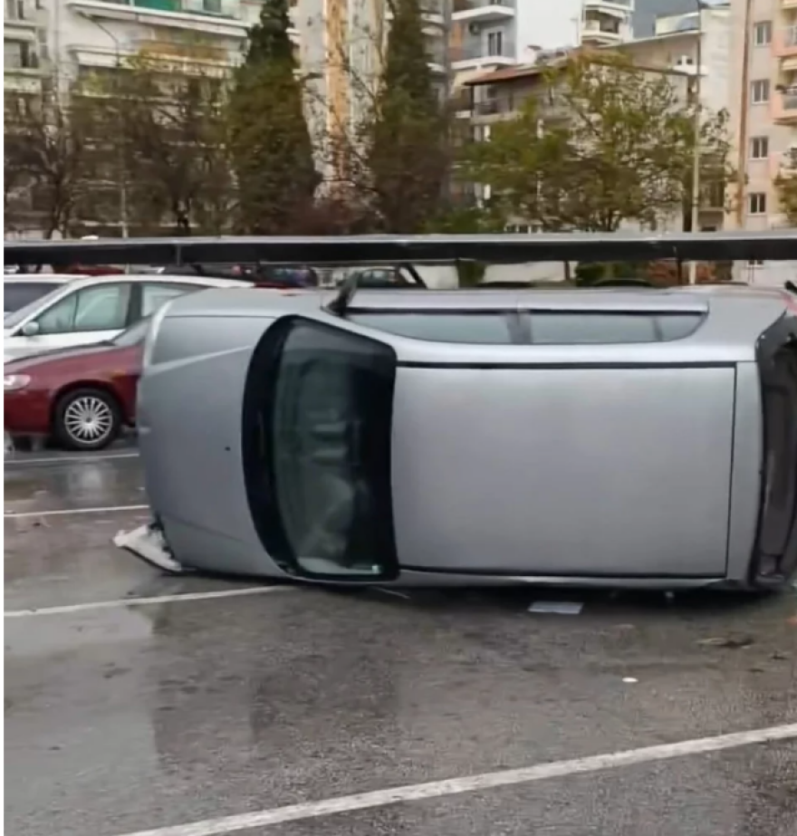 Κακοκαιρία: Αναποδογύρισαν αυτοκίνητα στην Ξάνθη - Ανεμοστρόβιλος στην Ολυμπιάδα Χαλκιδικής 