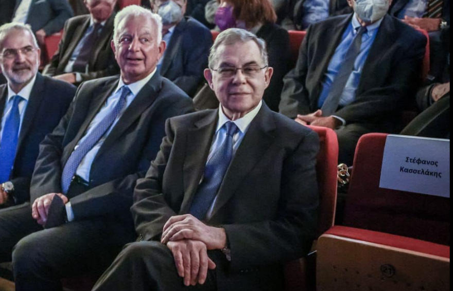 Κασσελάκης για Σημίτη: Τι δουλειά έχω με όλους εκείνους που έχουν σπαταλήσει τόσα δισεκατομμύρια του ελληνικού λαού