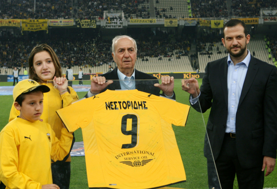 Κώστας Νεστορίδης: Η μυθιστορηματική ζωή του μεγάλου γκολτζή της ΑΕΚ - Βίντεο και φωτογραφίες