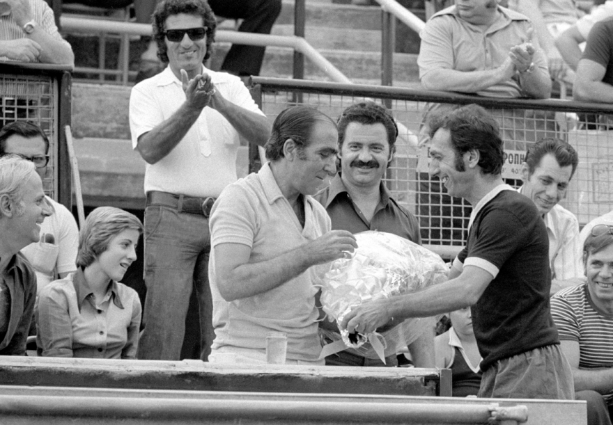 Κώστας Νεστορίδης: Η μυθιστορηματική ζωή του μεγάλου γκολτζή της ΑΕΚ - Βίντεο και φωτογραφίες