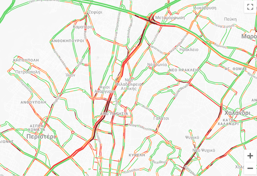Κίνηση στους δρόμους: Πού έχει μποτιλιάρισμα τώρα - Ντελαπάρισε τρέιλερ με ξύλα στο ύψος του Περιστερίου
