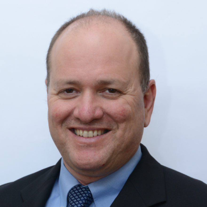 Το Ισραήλ «θα τελειώσει τη δουλειά» με τη Χαμάς αλλά ειρήνη στη Μέση Ανατολή δεν θα υπάρξει, λέει ο καθηγητής Εϊτάν Σαμίρ