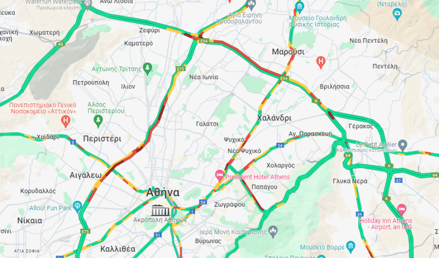 Κίνηση στους δρόμους: Καλύτερη η εικόνα σε Κηφισό και Κηφισίας - Χαμηλές ταχύτητες στην Αττική Οδό στην έξοδο για Λαμία