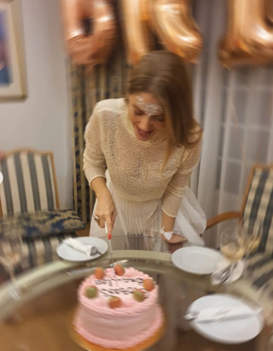 Γιώτα Τσιμπρικίδου: Παντρεύτηκε η δημοσιογράφος - Δείτε βίντεο