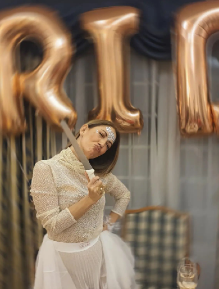 Γιώτα Τσιμπρικίδου: Παντρεύτηκε η δημοσιογράφος - Δείτε βίντεο