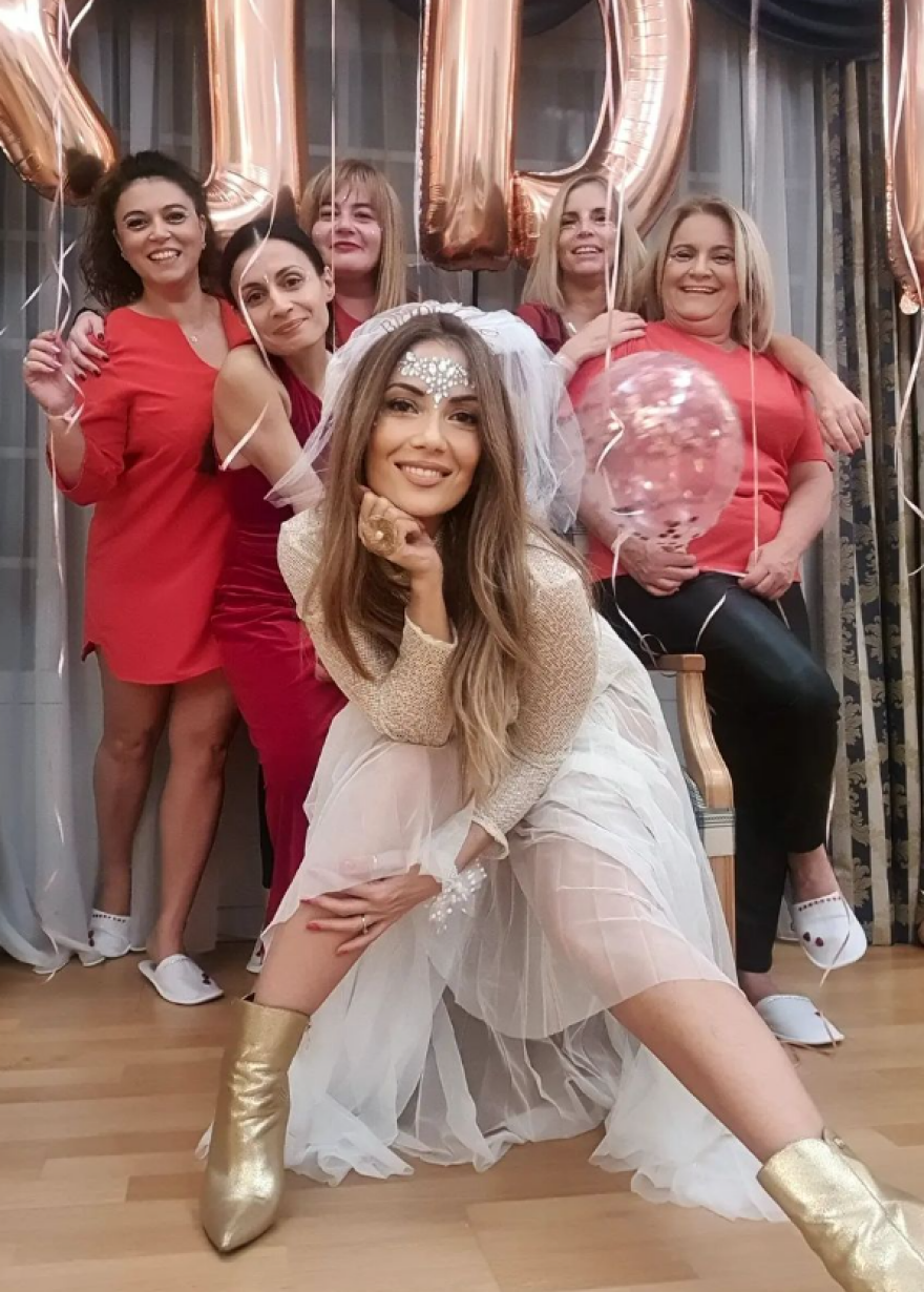 Γιώτα Τσιμπρικίδου: Παντρεύτηκε η δημοσιογράφος - Δείτε βίντεο