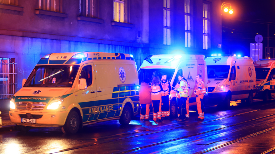 Έλληνες τουρίστες κοντά στο πανεπιστήμιο που έγινε η σφαγή στη Πράγα - «Είμαστε ασφαλείς» - Δείτε βίντεο και φωτογραφίες