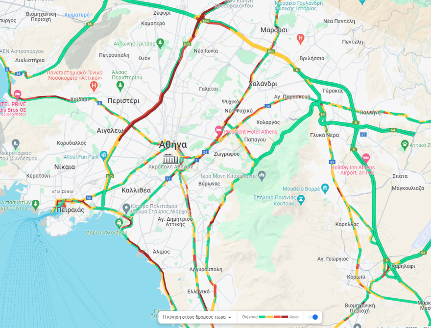 Η κατάσταση στους δρόμους αυτή την ώρα - Κυκλοφοριακό χάος για ώρες το πρωί στην παραλιακή