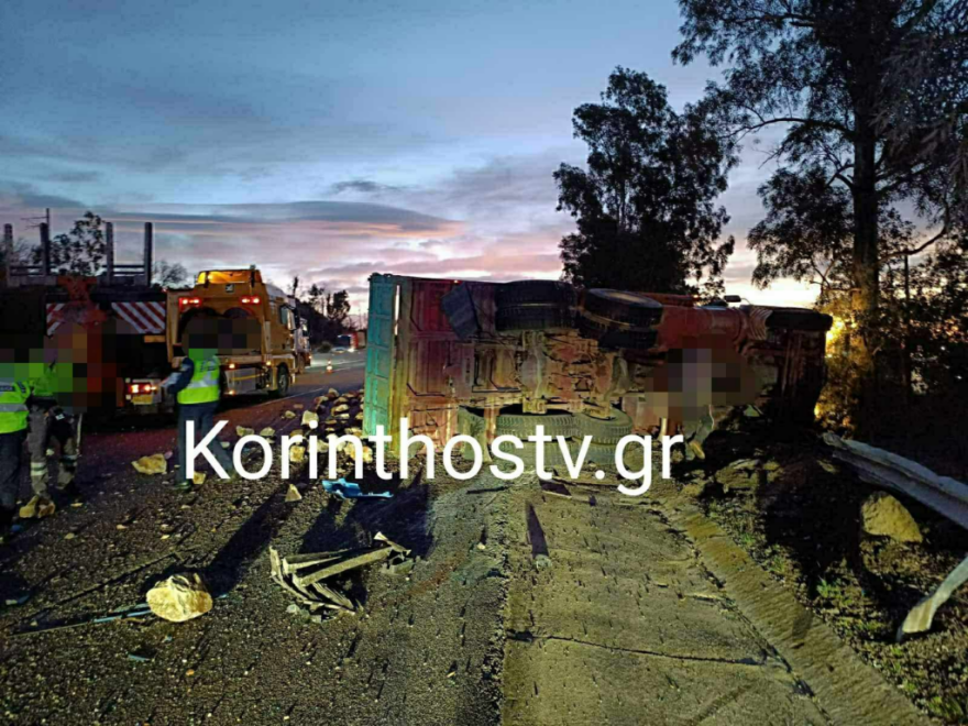 Τροχαίο στην Αθηνών - Κορίνθου κοντά στους Αγίους Θεοδώρους - Κλειστή η δεξιά λωρίδα