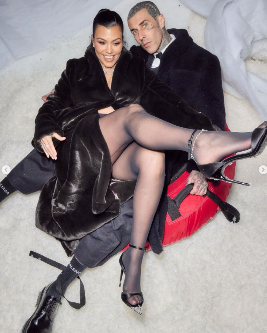 Κόρτνεϊ Καρντάσιαν: Τα φιλιά με τον Τράβις Μπάρκερ στα χιόνια