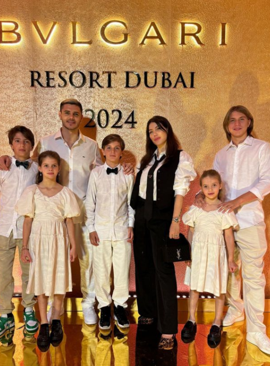 Γουάντα Νάρα: Ποδαρικό στο 2024 με μπάνιο στο Ντουμπάι - Φωτογραφίες 