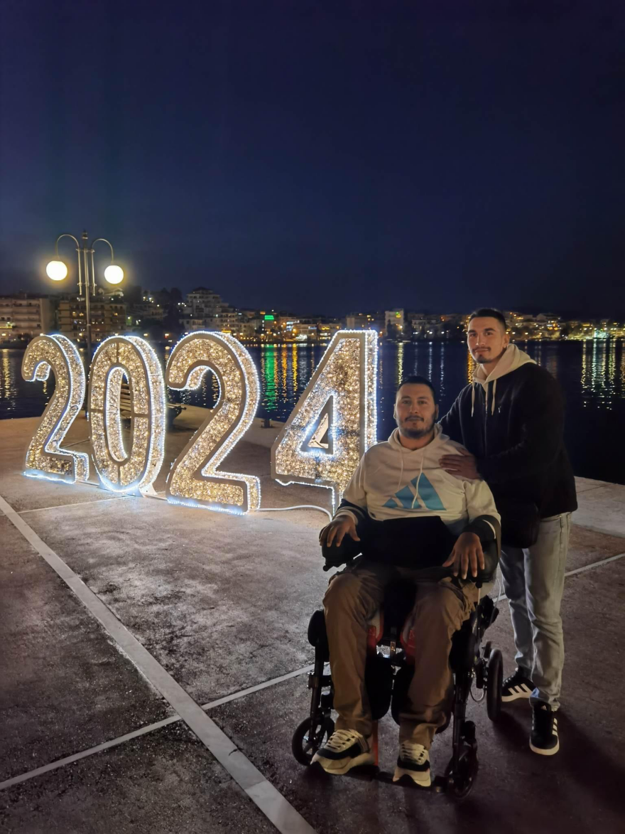 Χαλκίδα: Το μήνυμα του 26χρονου που έμεινε ανάπηρος όταν έπεσε για τον σταυρό το 2021 - «Δώστε μια αγκαλιά στα δικά σας άτομα»