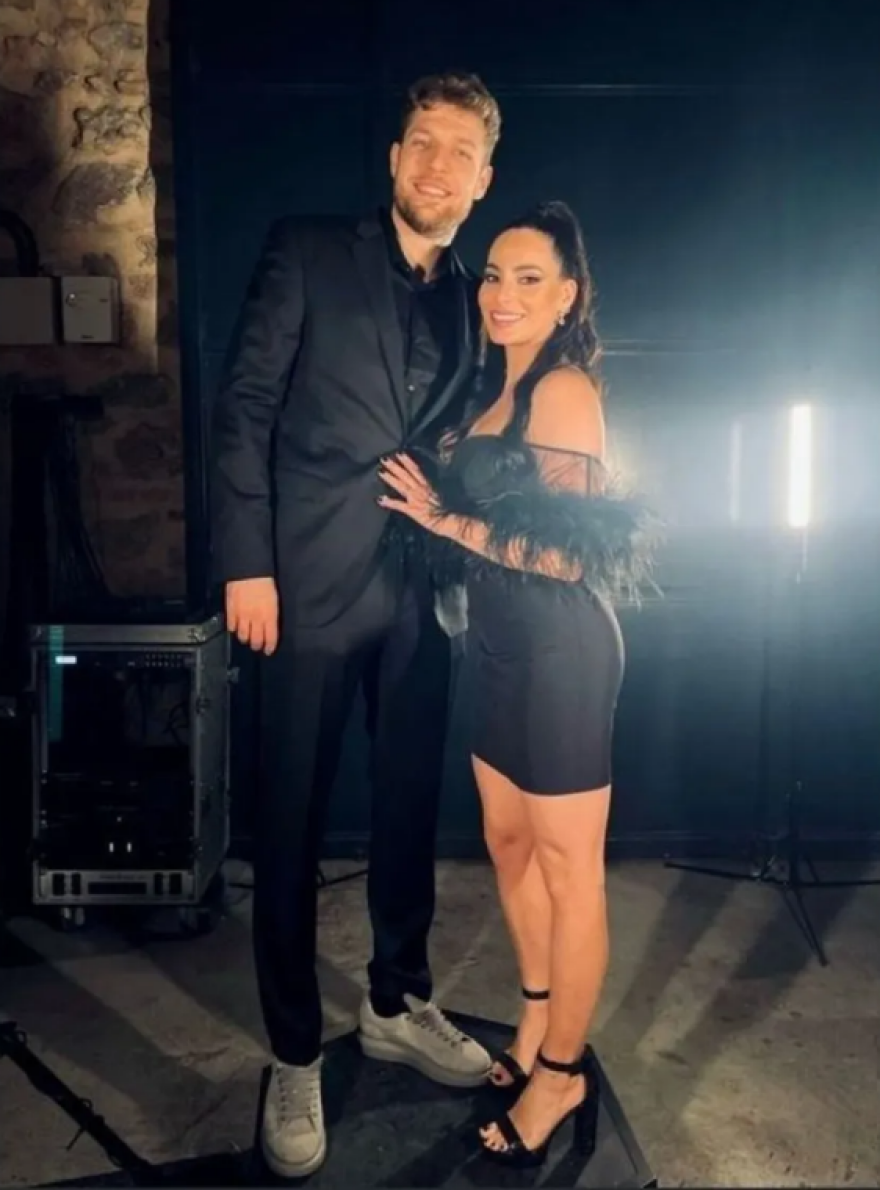 Σάσα Βεζένκοβ: Οι καρδούλες και το μήνυμα στην Νικόλ Ελευθεριάδου που προκρίθηκε στους Ολυμπιακούς Αγώνες - Φωτογραφία 