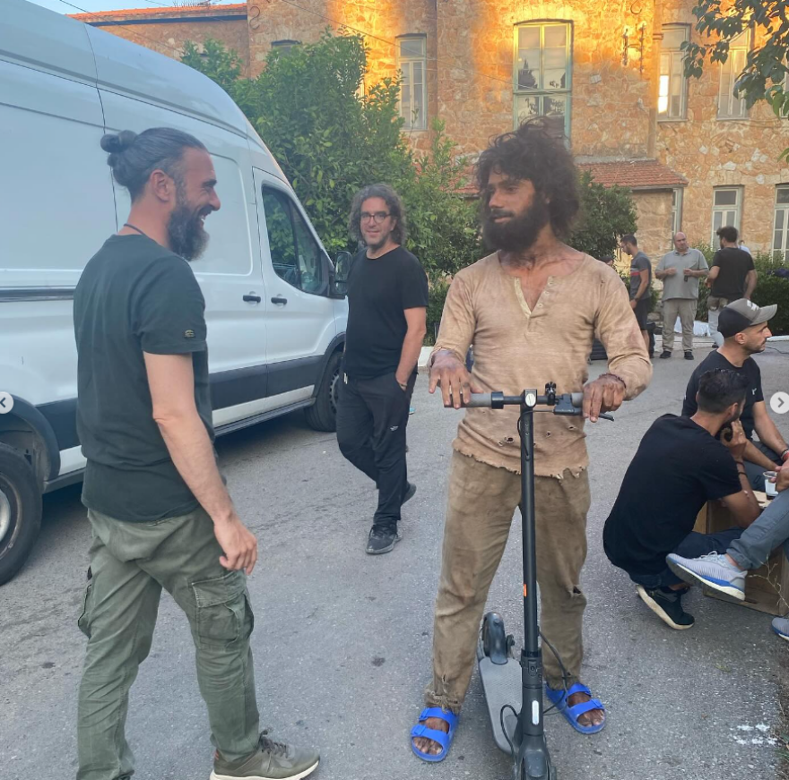 Πάνος Βλάχος: Η μεταμόρφωση του ηθοποιού για τις «17 Κλωστές» - Δείτε φωτογραφίες