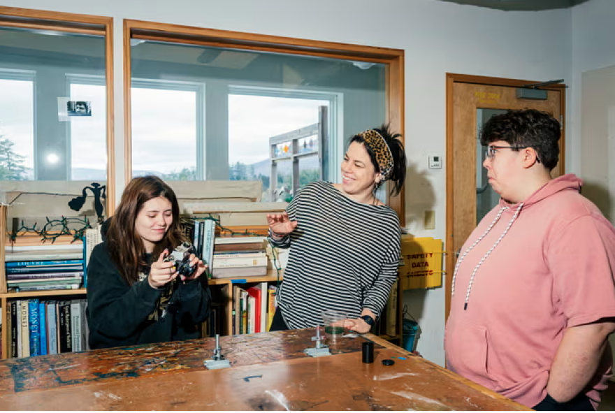 Σχολείο στις ΗΠΑ κατήργησε τα smartphones και τα αποτελέσματα εντυπωσιάζουν - Τα οφέλη για μαθητές και καθηγητές