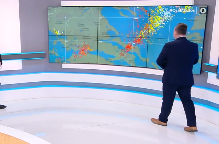 Καιρός: «Λαίλαπα κεραυνών» πλήττει το Αιγαίο μέχρι το μεσημέρι - Προβλήματα από την κακοκαιρία και σε Εύβοια, Λήμνο 