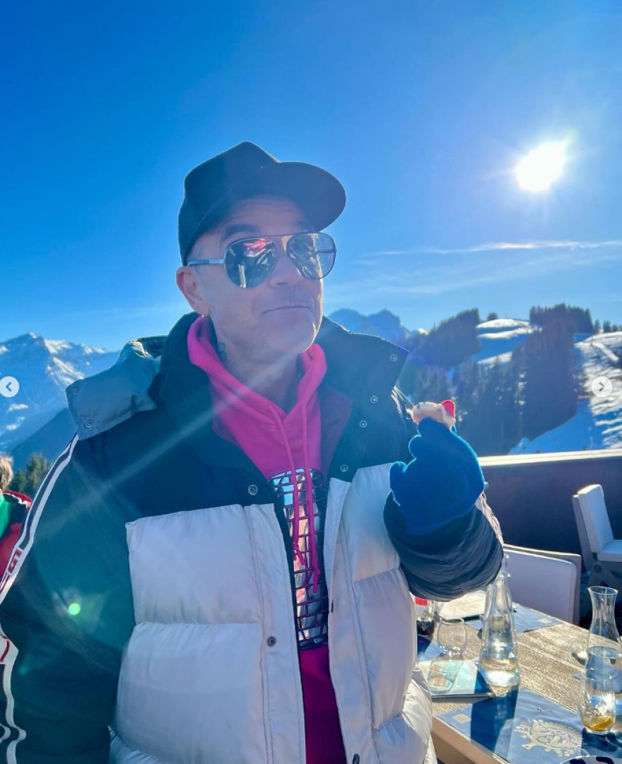 Ρόμπι Γουίλιαμς: Άβολα γενέθλια για τον σταρ - Του έβαλαν το «Happy Birthday» και ζήτησε να το χαμηλώσουν