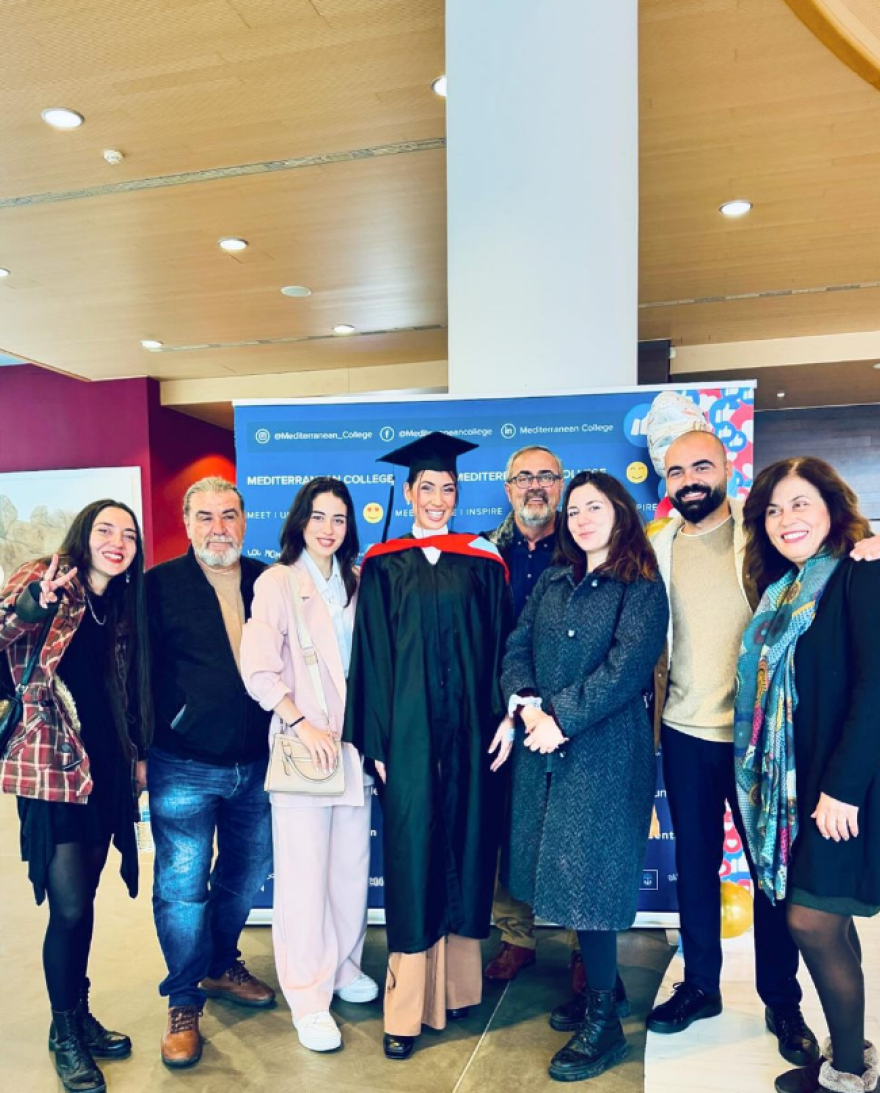 Έλενα Κρεμλίδου για το πτυχίο της: Σχεδόν 8 χρόνια μετά επιτέλους έχω αποδεικτικό των κόπων μου, έγραψε