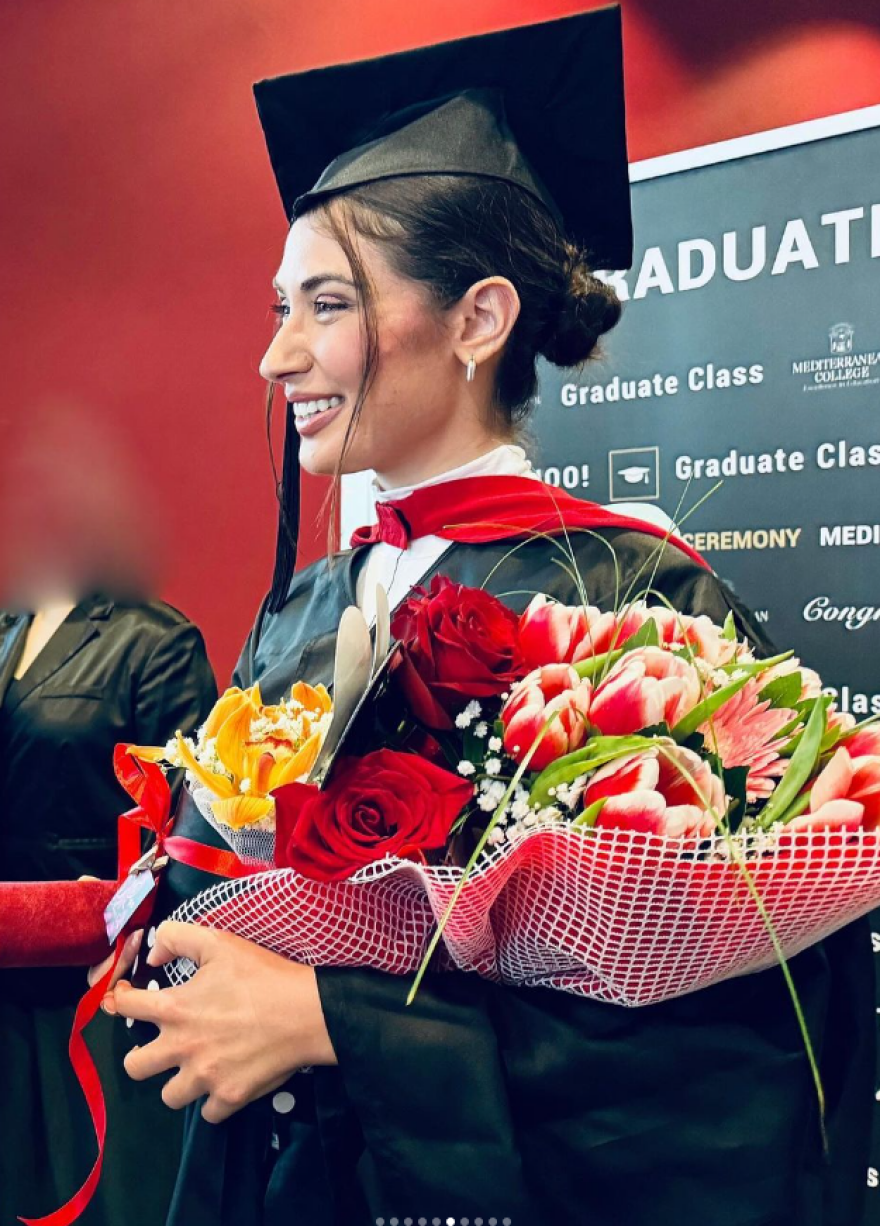 Έλενα Κρεμλίδου για το πτυχίο της: Σχεδόν 8 χρόνια μετά επιτέλους έχω αποδεικτικό των κόπων μου, έγραψε