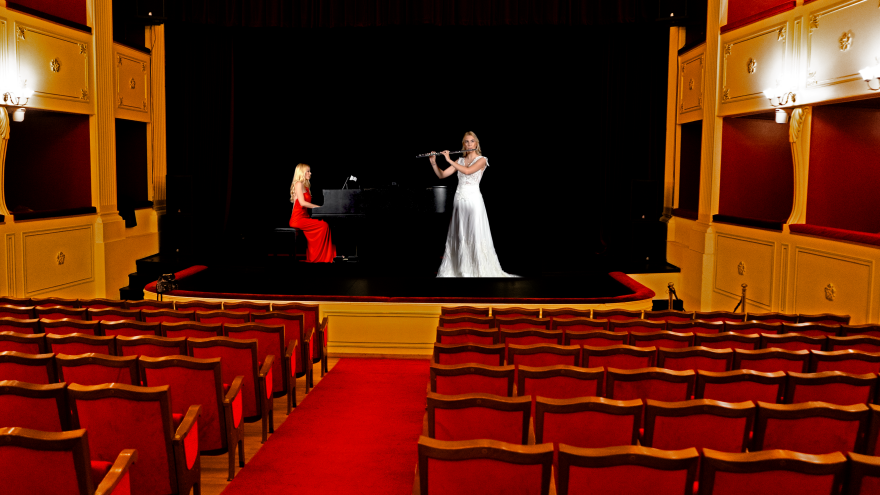 Ανθρωποι και ολογράμματα στην ίδια σκηνή: Η τεχνολογία συναντά την Τέχνη