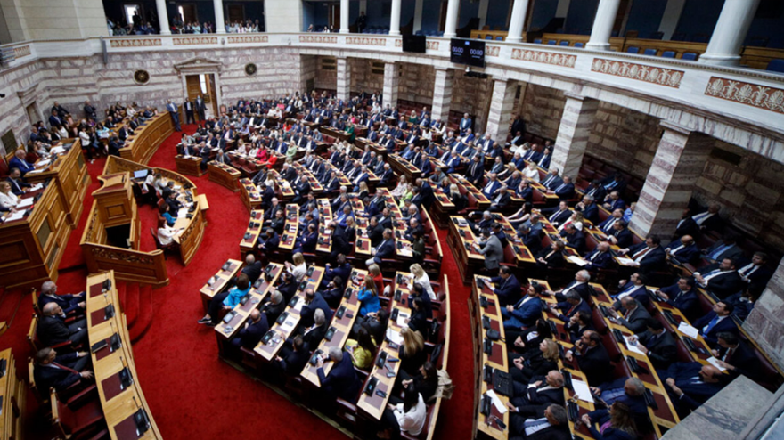 Η ψηφοφορία στη Βουλή για τα μη κρατικά Πανεπιστήμια - Καθυστέρηση στη διαδικασία λόγω... Πλεύσης Ελευθερίας