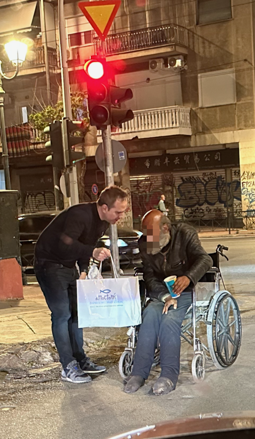 Η «Αποστολή» της Ιεράς Αρχιεπισκοπής Αθηνών δίπλα σε κάθε άστεγο της πρωτεύουσας την Μεγάλη Εβδομάδα