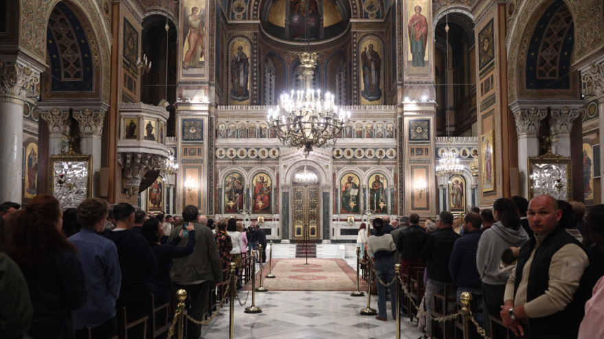 Με κατάνυξη γιορτάστηκε η Ανάσταση σε όλη την Ελλάδα