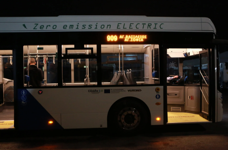 Σταϊκούρας: Στους δρόμους της Αθήνας τα νέα ηλεκτρικά λεωφορεία - Δείτε βίντεο και φωτογραφίες  