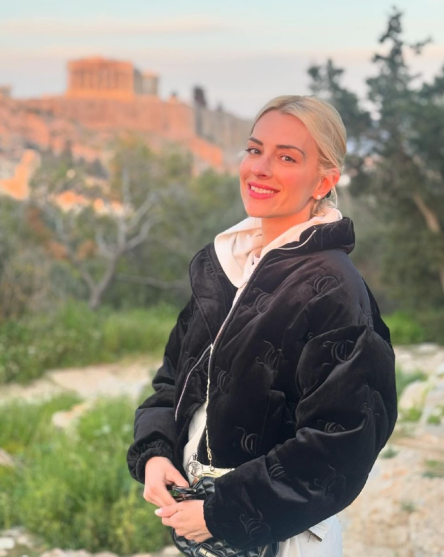 Κώστας Καραφώτης - Κάτια Μάνου: Ο πρώτος χορός των νεόνυμφων - Δείτε το βίντεο