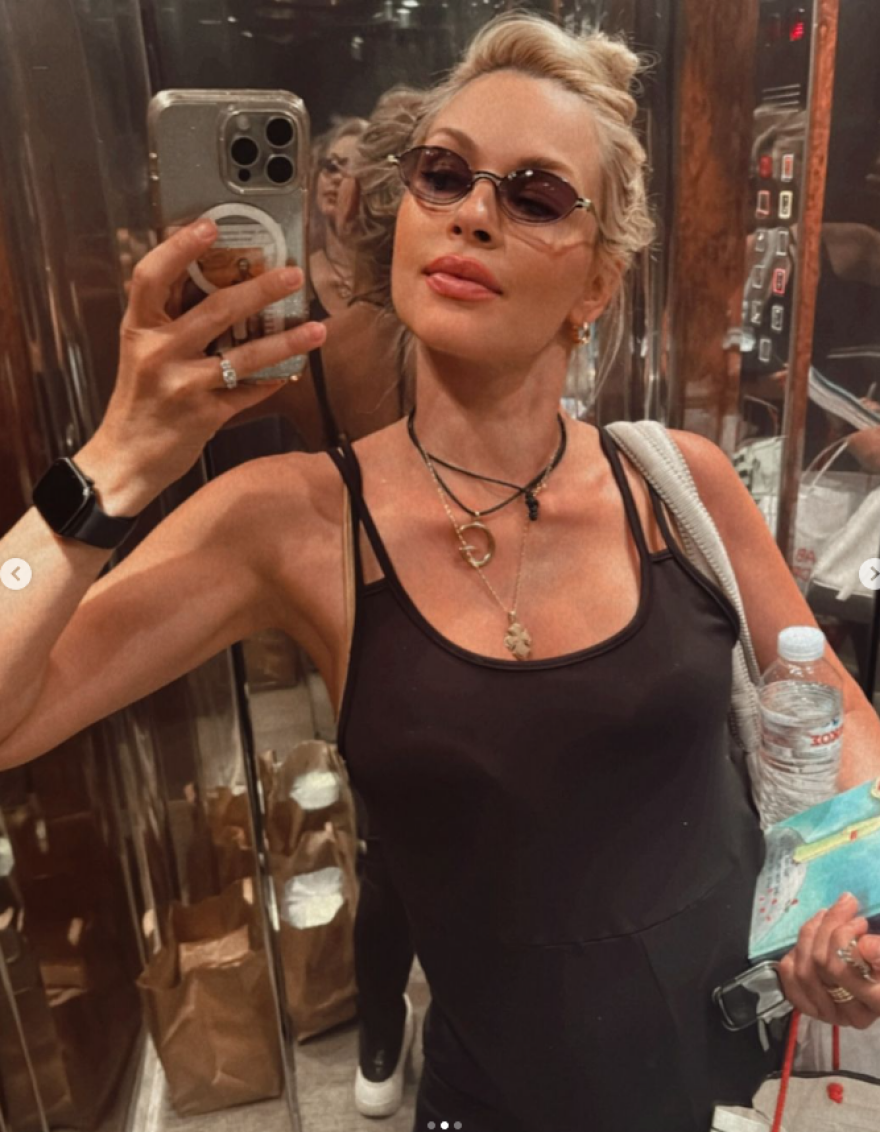 Βίκυ Κάβουρα: Δείχνει πόσο έχει μεγαλώσει η κοιλιά της, λίγο πριν γεννήσει το πρώτο της παιδί