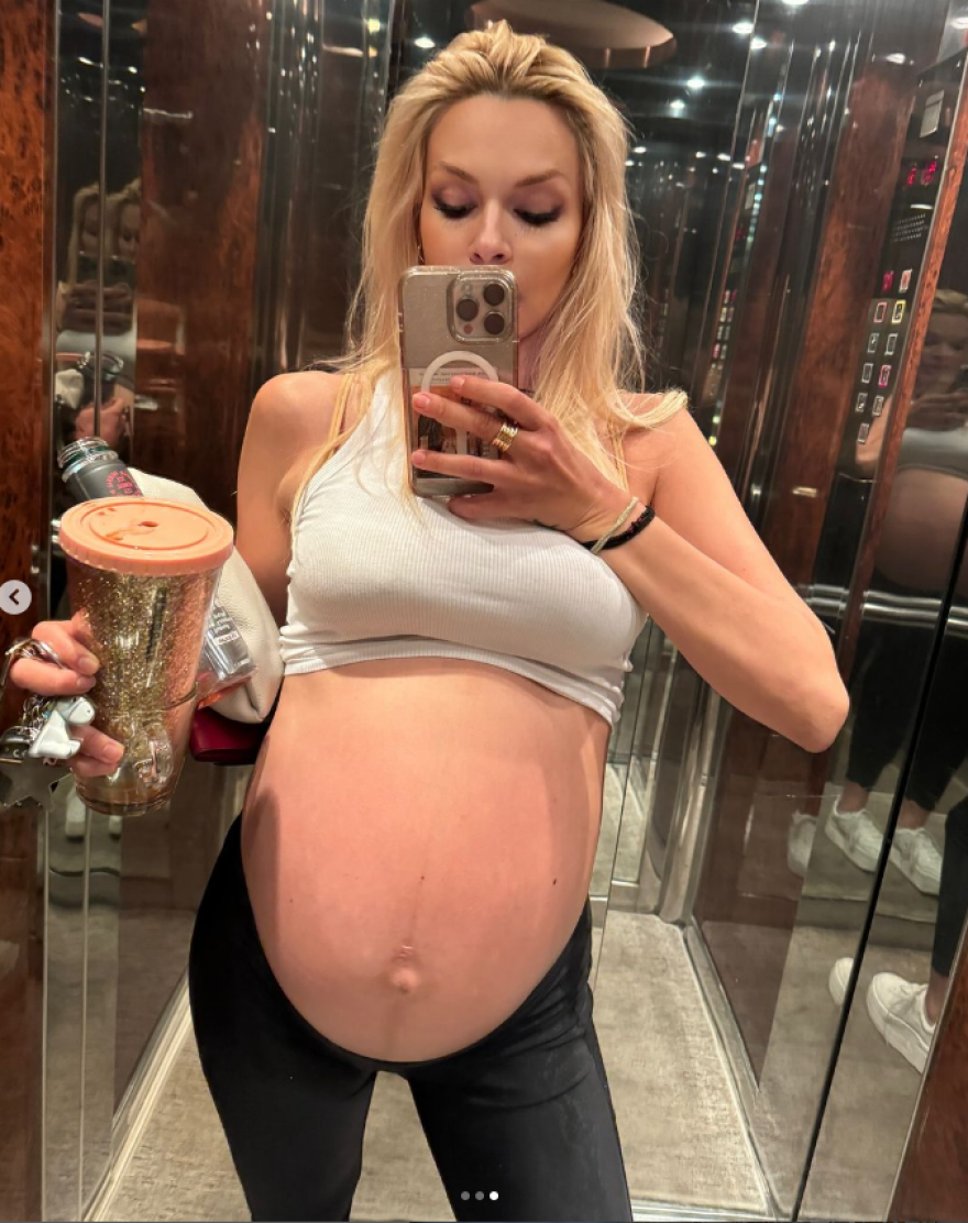 Βίκυ Κάβουρα: Δείχνει πόσο έχει μεγαλώσει η κοιλιά της, λίγο πριν γεννήσει το πρώτο της παιδί