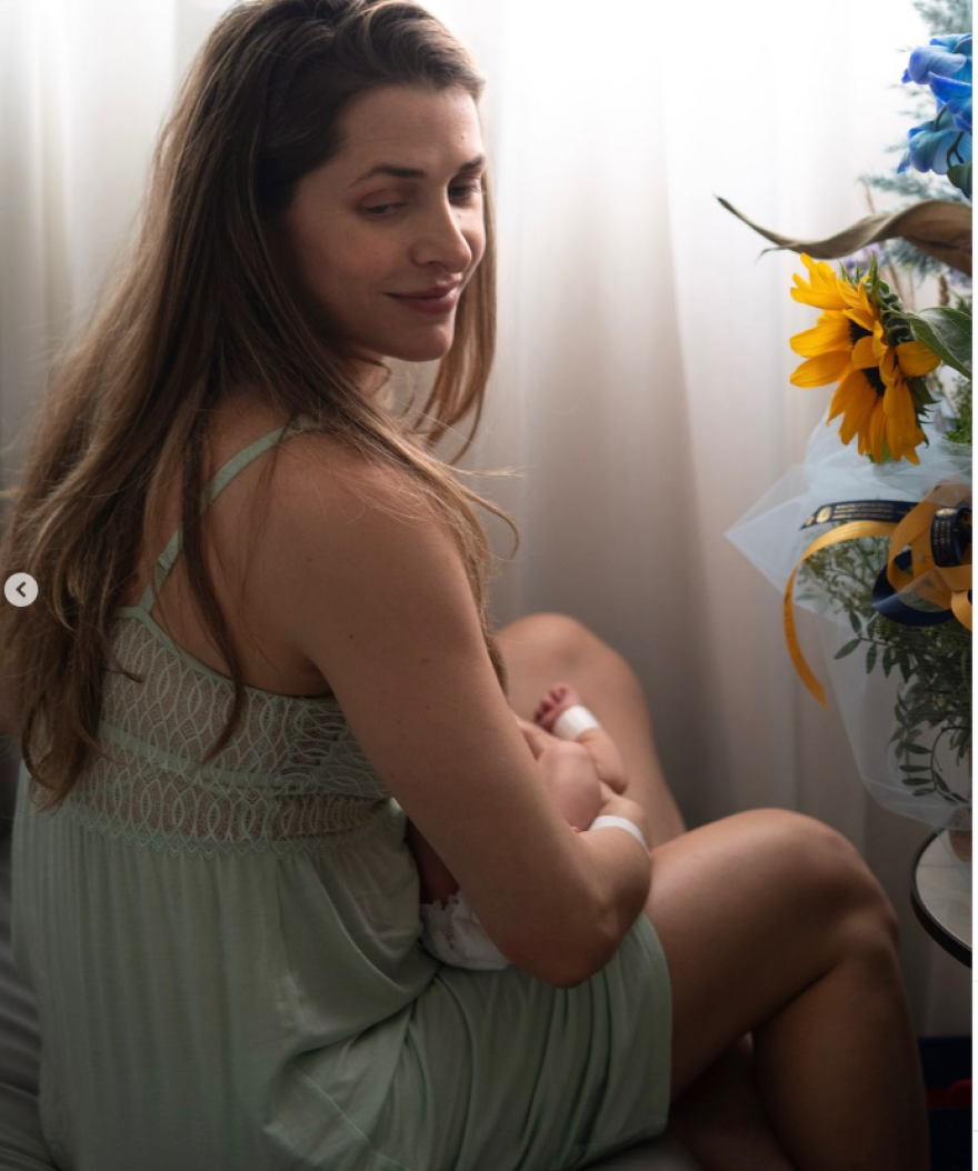 Οι διάσημες Ελληνίδες που γέννησαν μέσα στο 2024