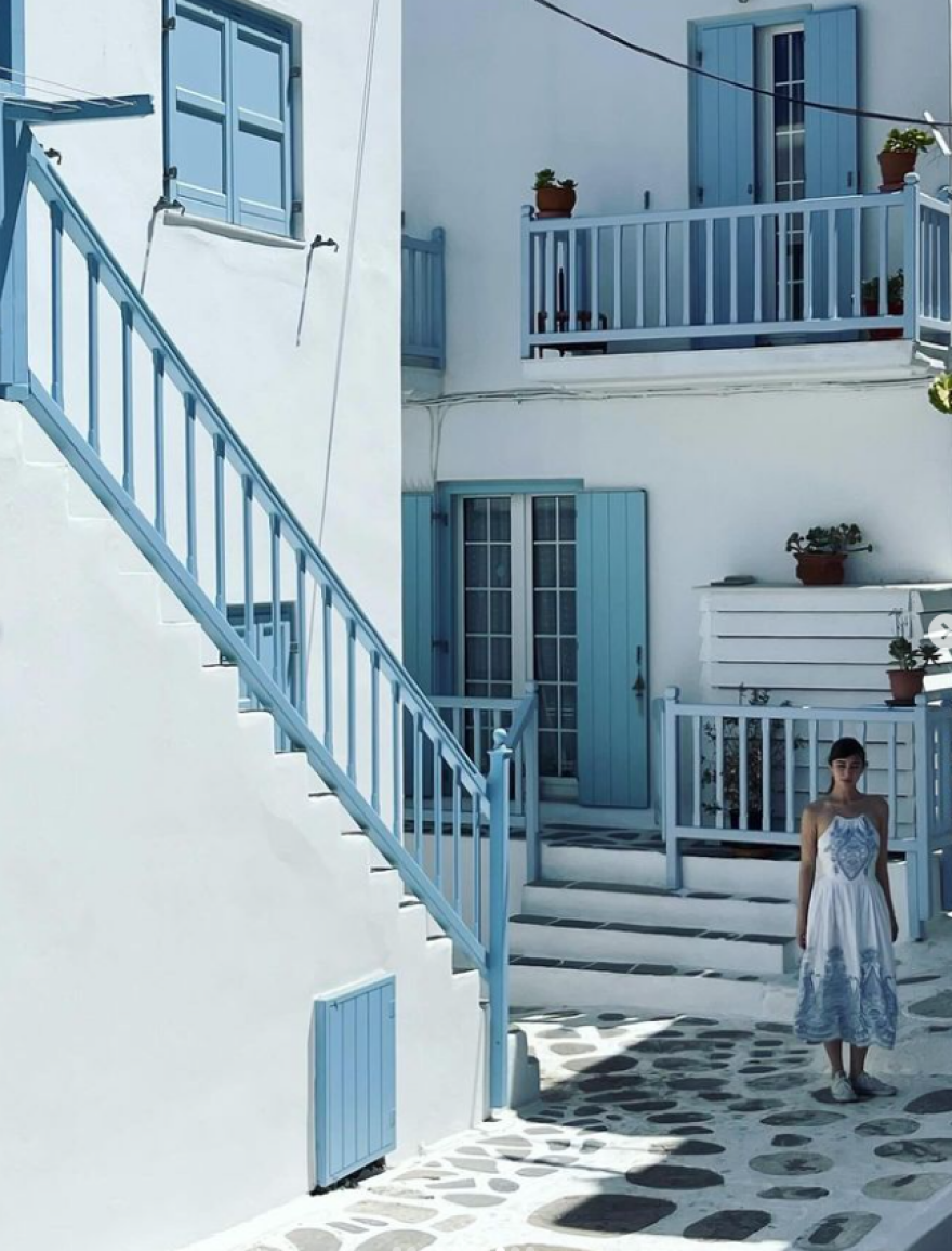 Μπεν Άφλεκ: Στη Μύκονο ο αδερφός του με την Κέιλι Κόουαν - Δείτε βίντεο και φωτογραφίες