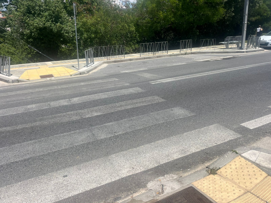 Θεσσαλονίκη: Αυτοκίνητο παρέσυρε μητέρα με το 14 μηνών παιδί της στα Πεύκα 