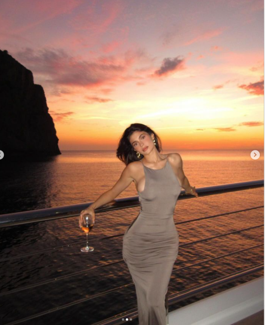 Κάιλι Τζένερ: Οι φωτογραφίες της απ' τη Μαγιόρκα που «άγγιξαν» τα 4 εκατ. likes μέσα σε μερικές ώρες