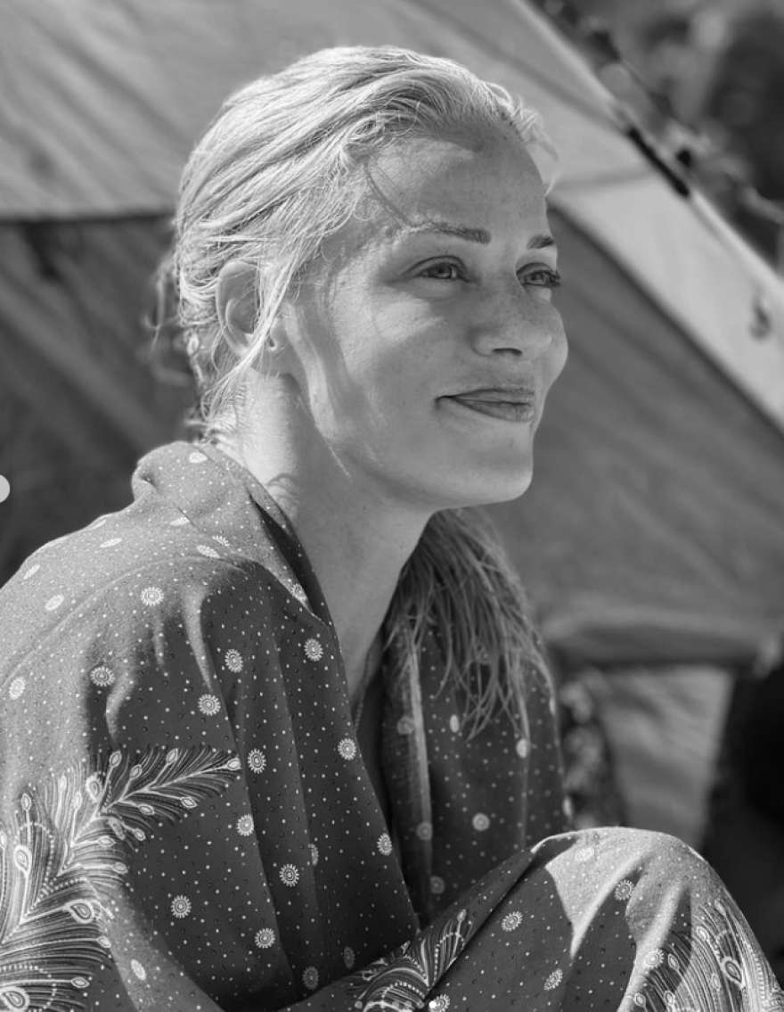 Ζέτα Μακρυπούλια: Topless στην Κύθνο η παρουσιάστρια - Δείτε τη φωτογραφία