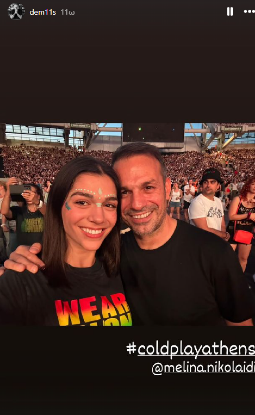 Ντέμης Νικολαΐδης: Ποζάρει για πρώτη φορά αγκαλιά με τη σύντροφο και την κόρη του