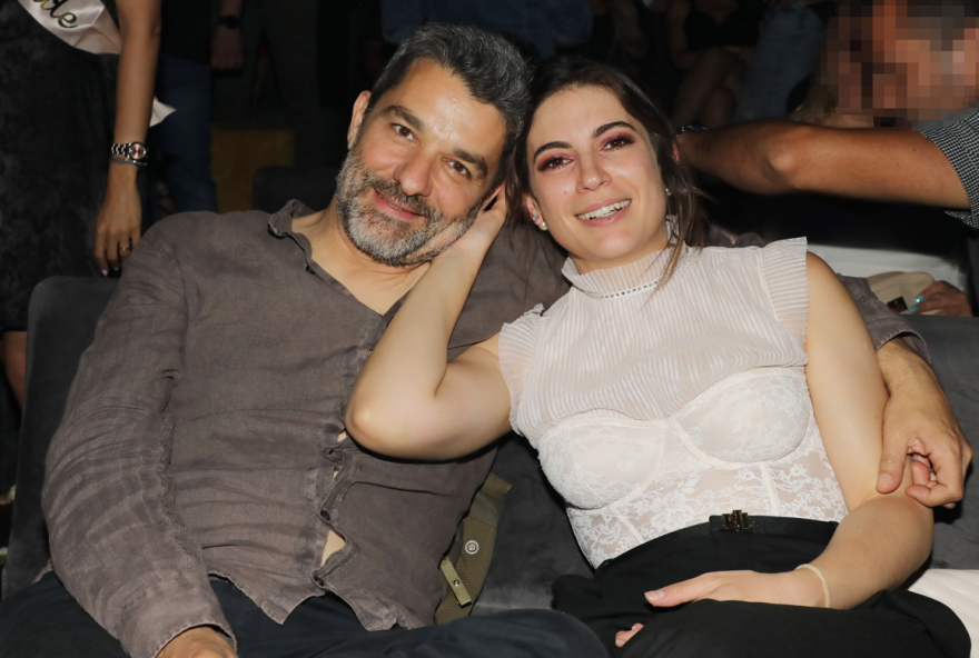 Πέτρος Λαγούτης - Μάρθα Λαμπίρη Φεντόρουφ: Αγκαλιά στα μπουζούκια το ζευγάρι