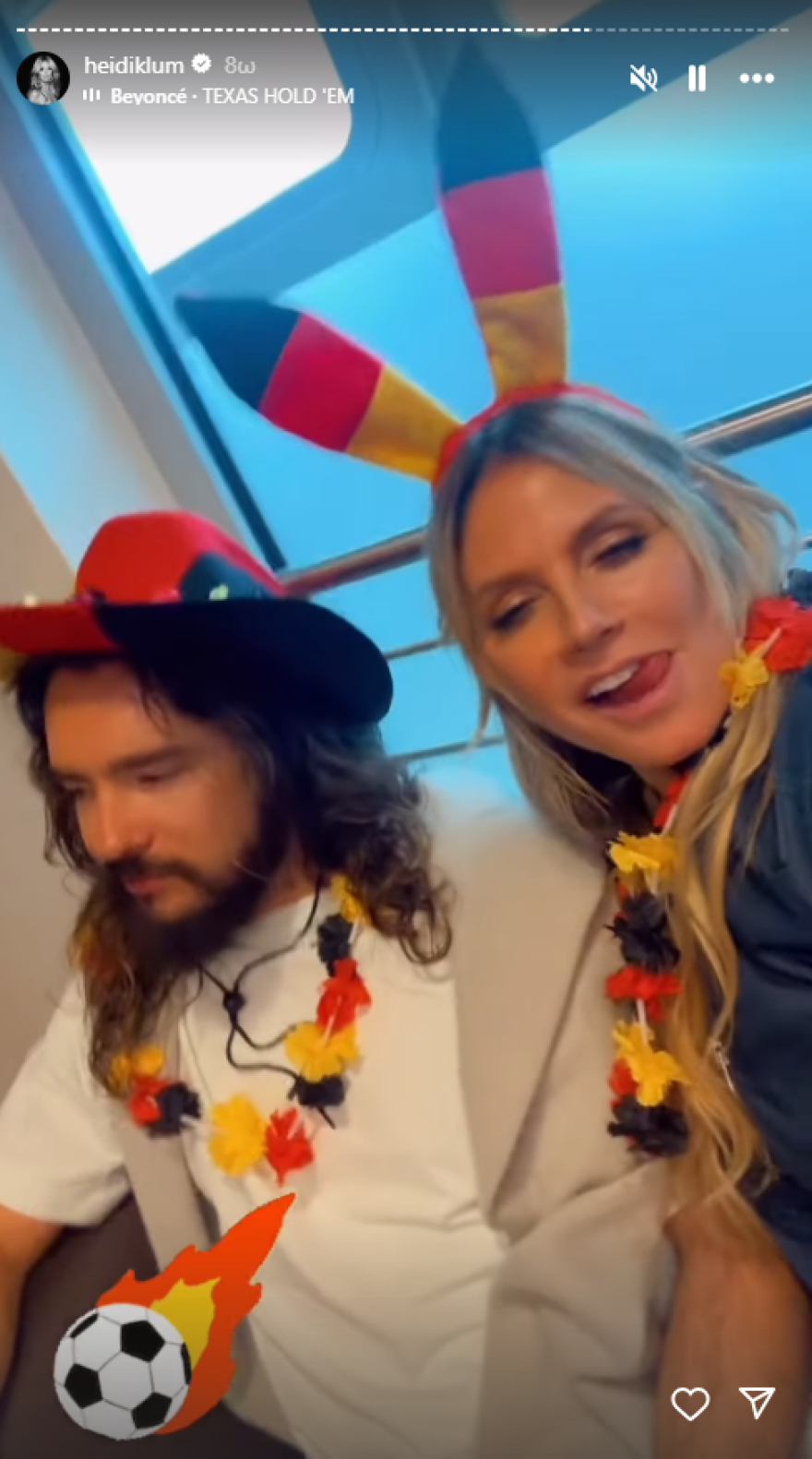Χάιντι Κλουμ: Βάφτηκε στα χρώματα της σημαίας της Γερμανίας με τον σύζυγό της - Οι φωτογραφίες τους στο γήπεδο