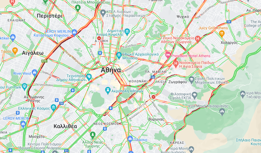 Κίνηση: Βίντεο από το μποτιλιάρισμα στη Βάρης-Κορωπίου - Κλειστή η έξοδος της Αττικής Οδού προς Κορωπί