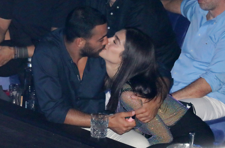 Μελίνα Νικολαΐδη: Πήγε στους Παξούς με τους φίλους της