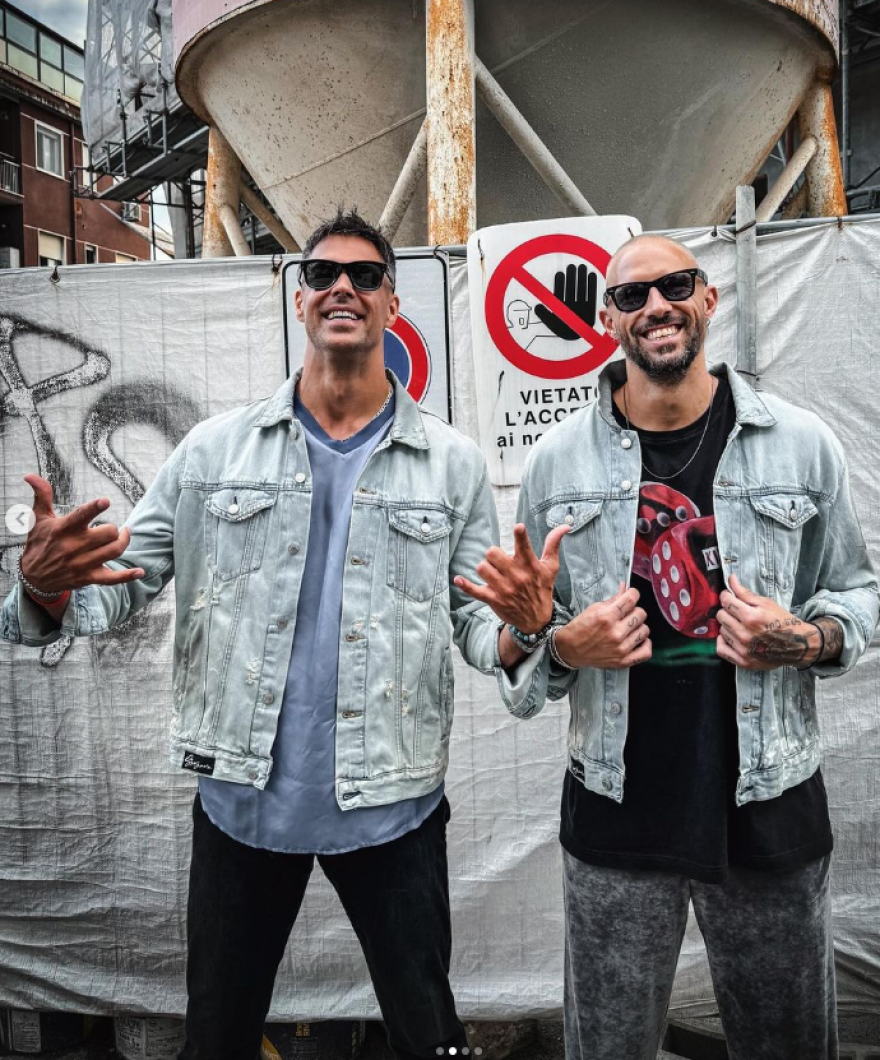 Αθηνά Οικονομάκου: Φωτογραφήθηκε με τη φανέλα του Μπρούνο Τσερέλα 