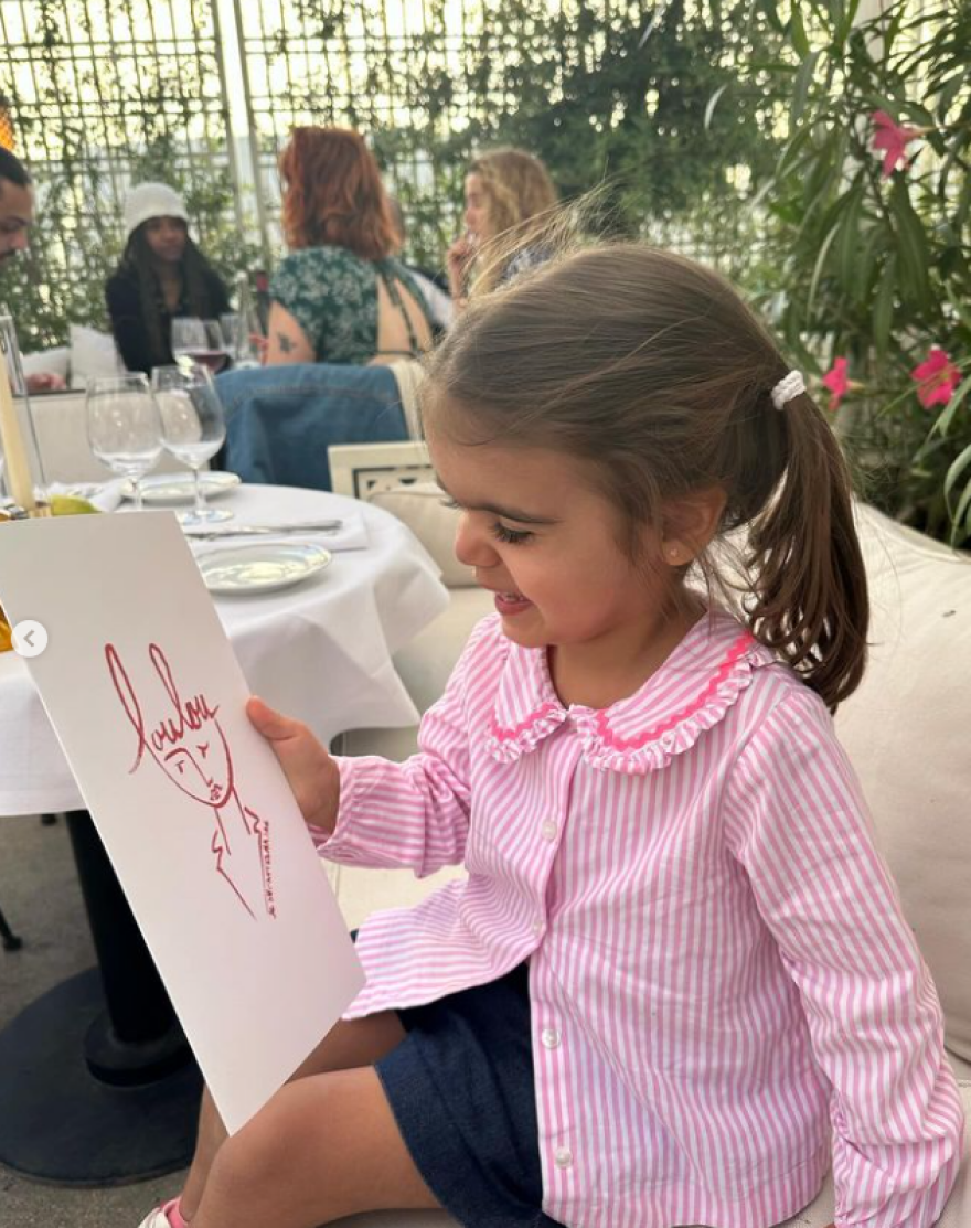 Κώστας Σλούκας - Μαρία Δαρσινού: Πήγαν οικογενειακά στο Παρίσι