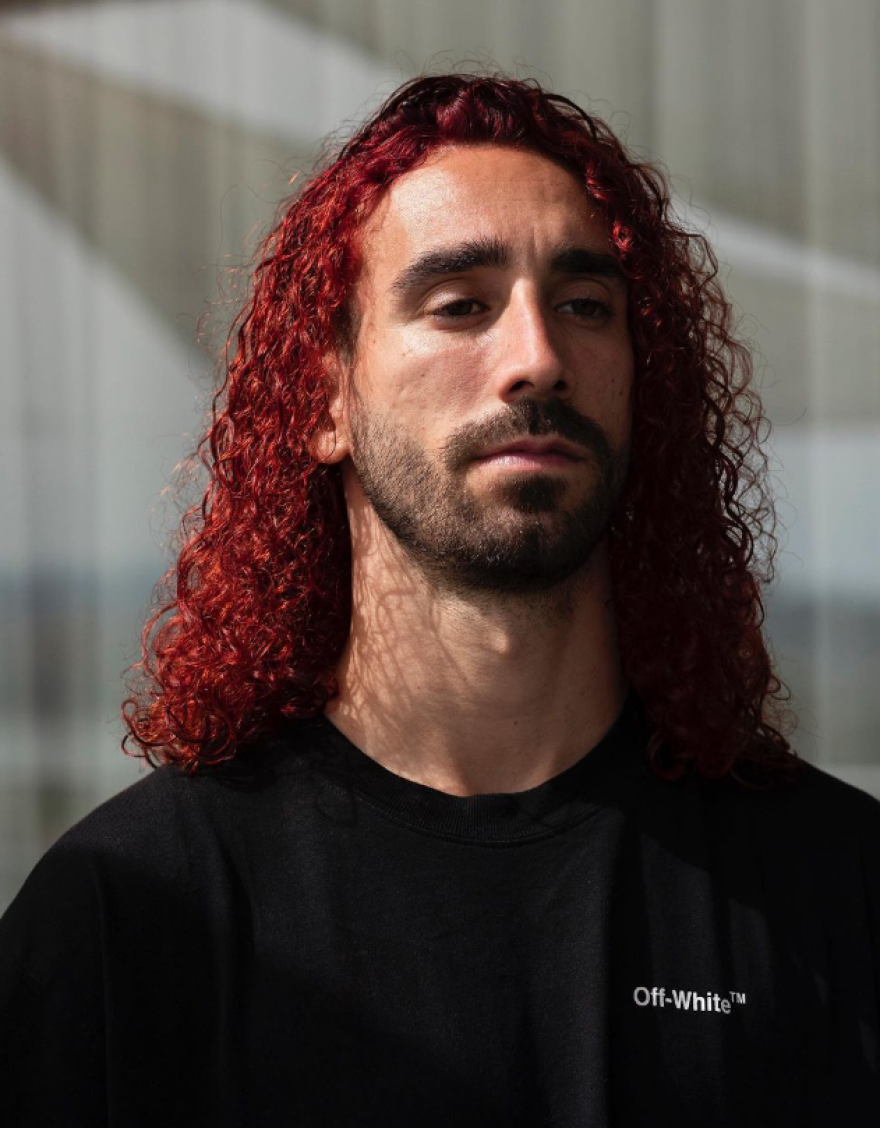 Κουκουρέγια: Τήρησε την υπόσχεσή του ο Ισπανός αμυντικός και έβαψε κόκκινα τα μαλλιά του - Φωτογραφίες 