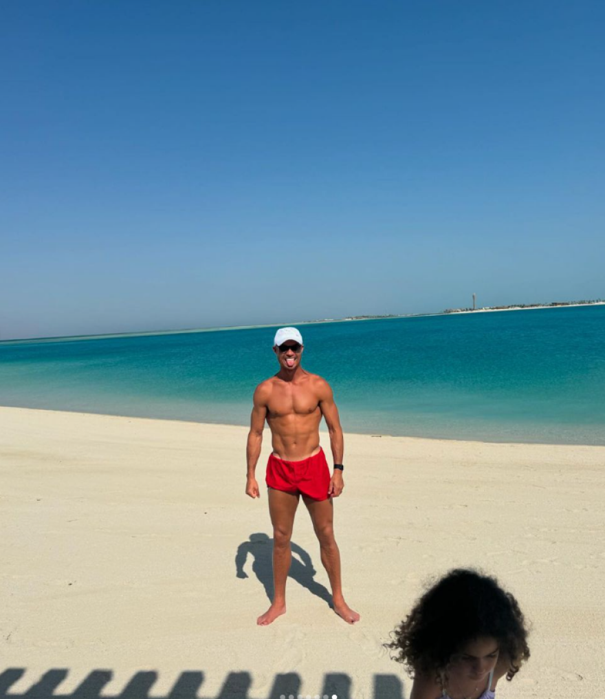 Τζορτζίνα Ροντρίγκεζ: Άλλαξε τελείως την εμφάνισή της ενόψει της τρίτης σεζόν της σειράς της στο Netflix