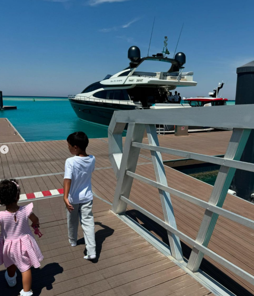 Τζορτζίνα Ροντρίγκεζ: Άλλαξε τελείως την εμφάνισή της ενόψει της τρίτης σεζόν της σειράς της στο Netflix